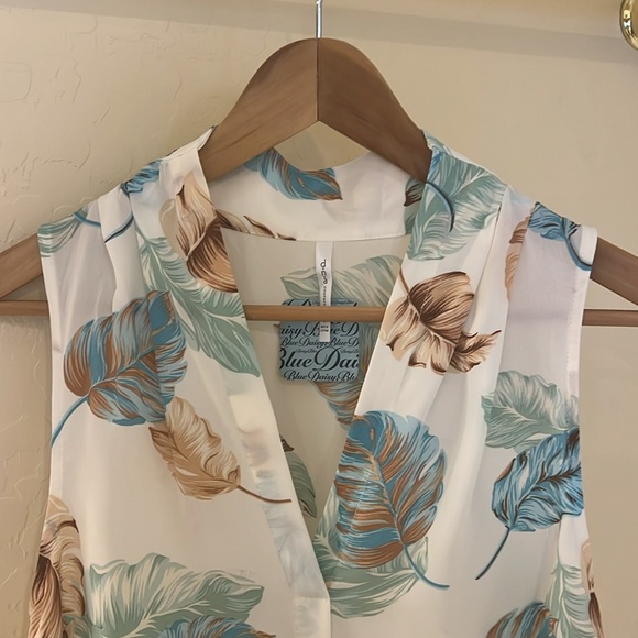 Pretty Tank Top - Picture 2 of 5